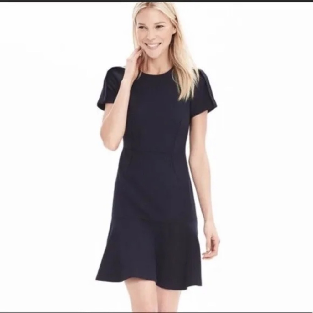 BANANA REPUBLIC. Short sleeve navy blue dress. Size 8.